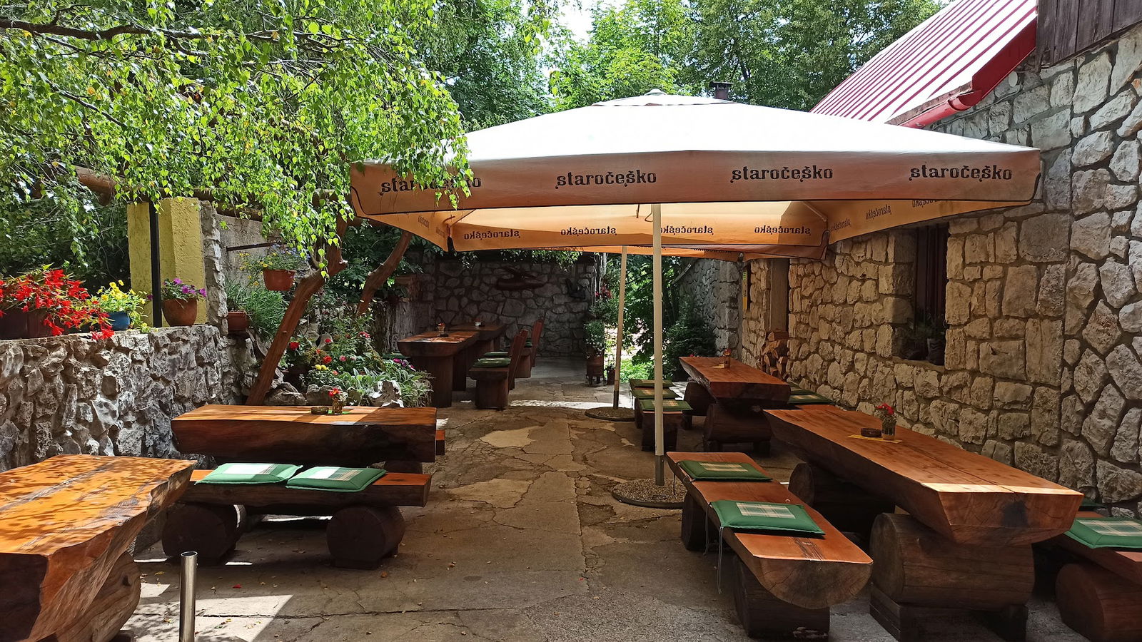 Planinarski dom Vagabundina koliba