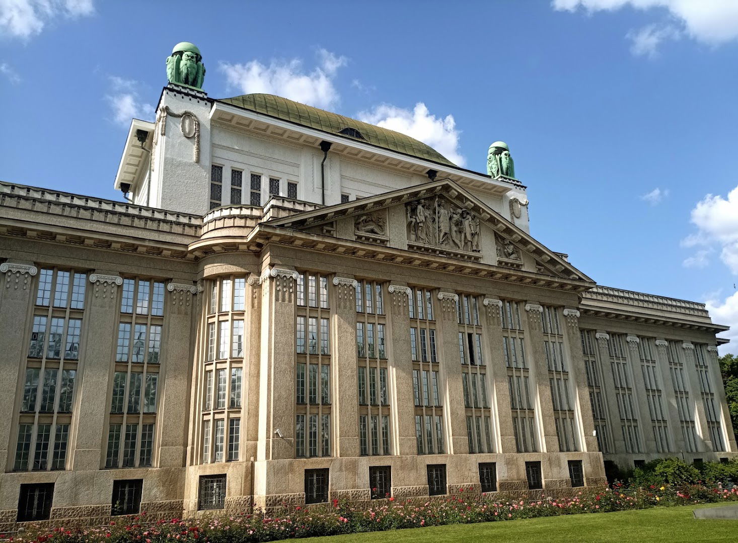 Monument to Don Fran Bulić