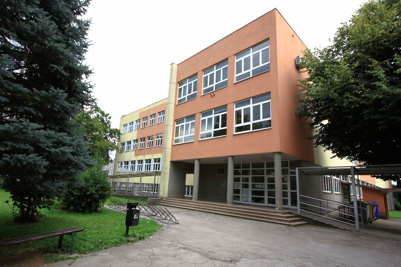 Economic and Tourism School in Karlovac
