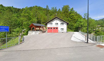 Avtomatski defibrilator (AED)