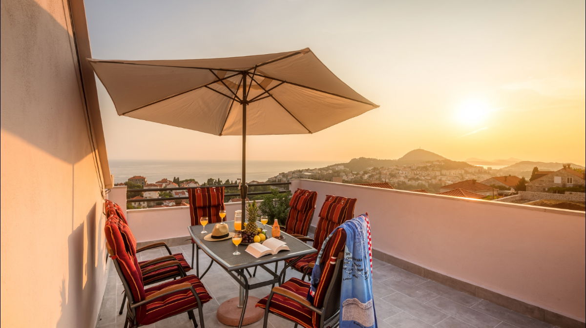 Awesome Sunsets Just a Stroll Away From Old Town