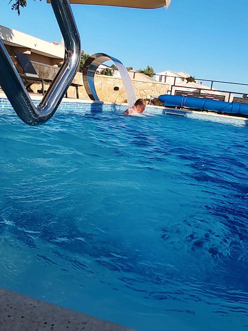 Vila Lana. Kustiići- Otok Pag Obitelj Kustić- Vranić