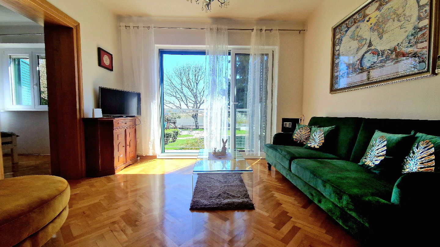 Apartment near park & beach & marina