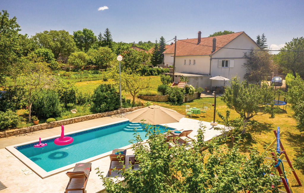 Holiday House Villa Flora