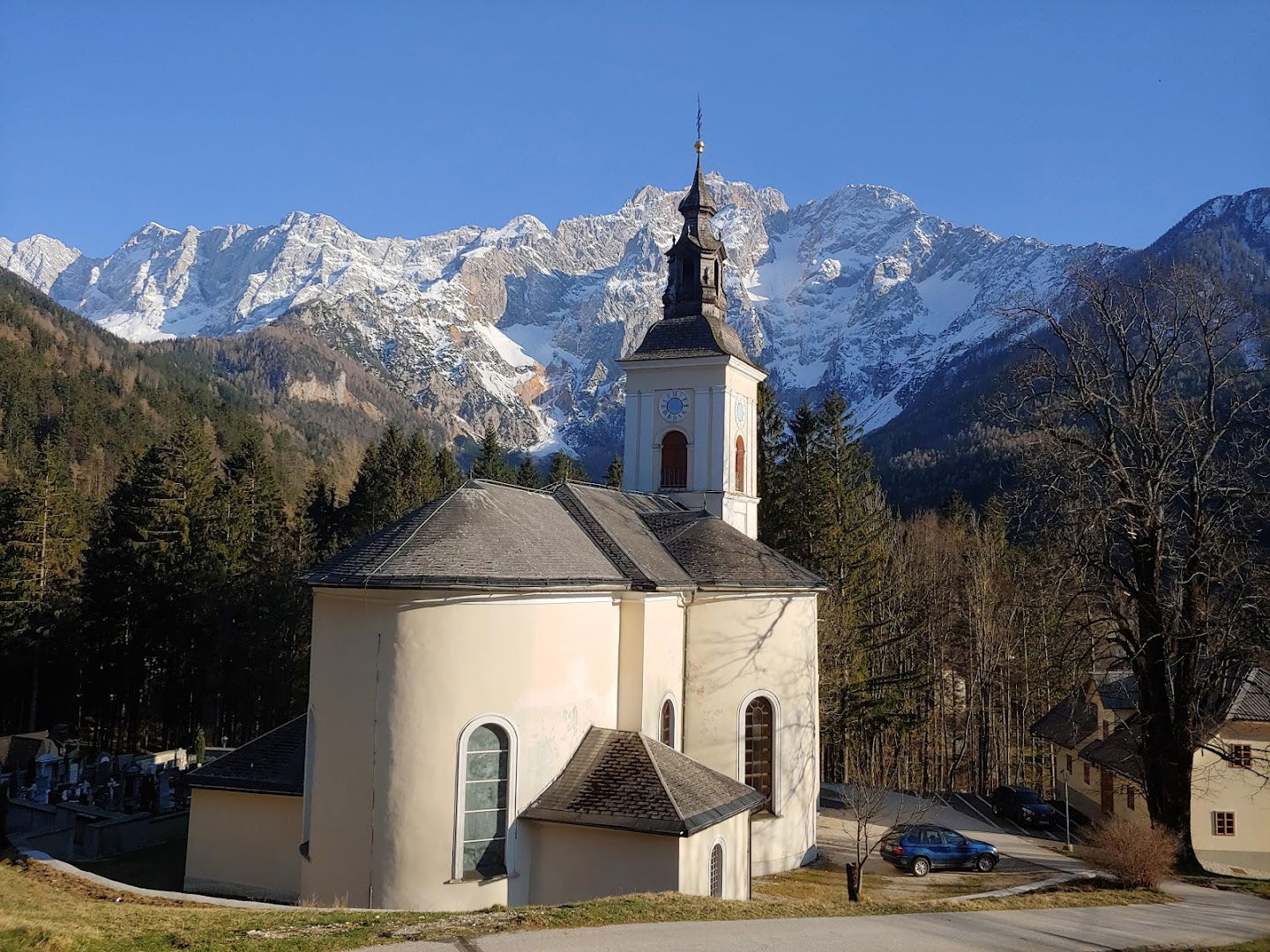 Župnija jezersko