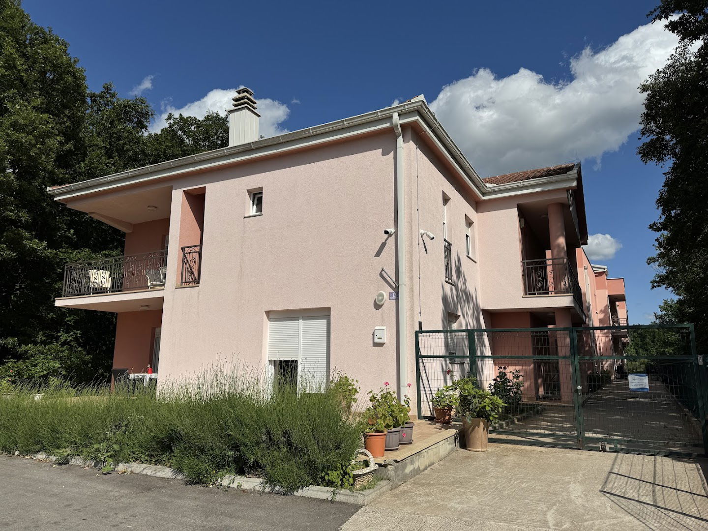 Dom za starije i iznemogle osobe Kraljica mira