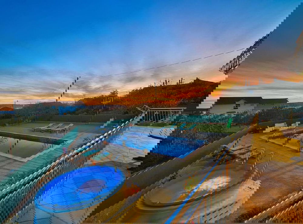 Spacious Holiday Home With Pool and Hot Tub in Kastel Stari