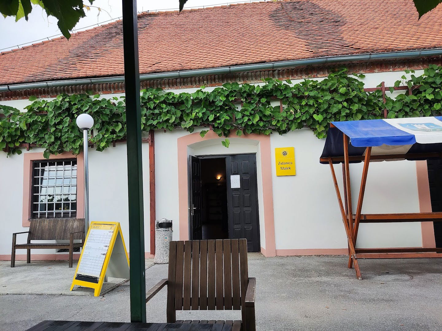 Zidanica Malek, Puklavec Family Wines