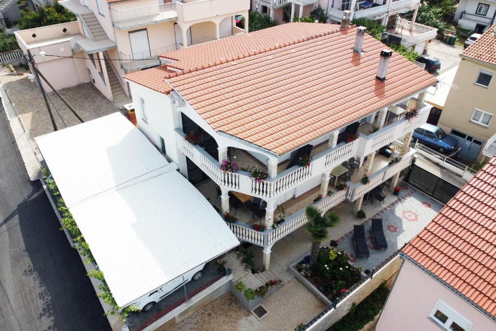3BR Apartments in Zadar with Balcony or Terrace, FREE Parking & AC