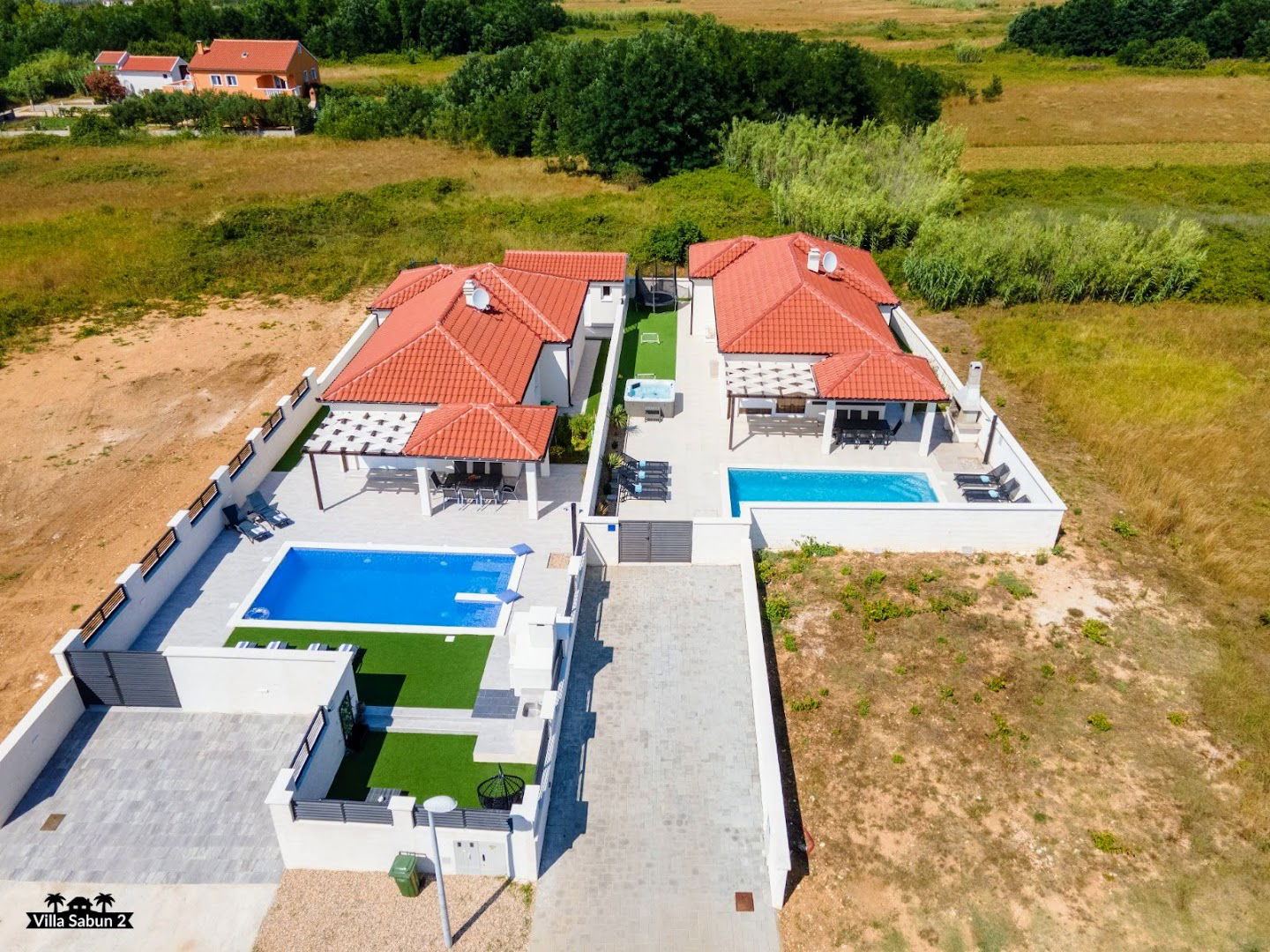 Villas Sabun-modern house with pool&jacuzzi