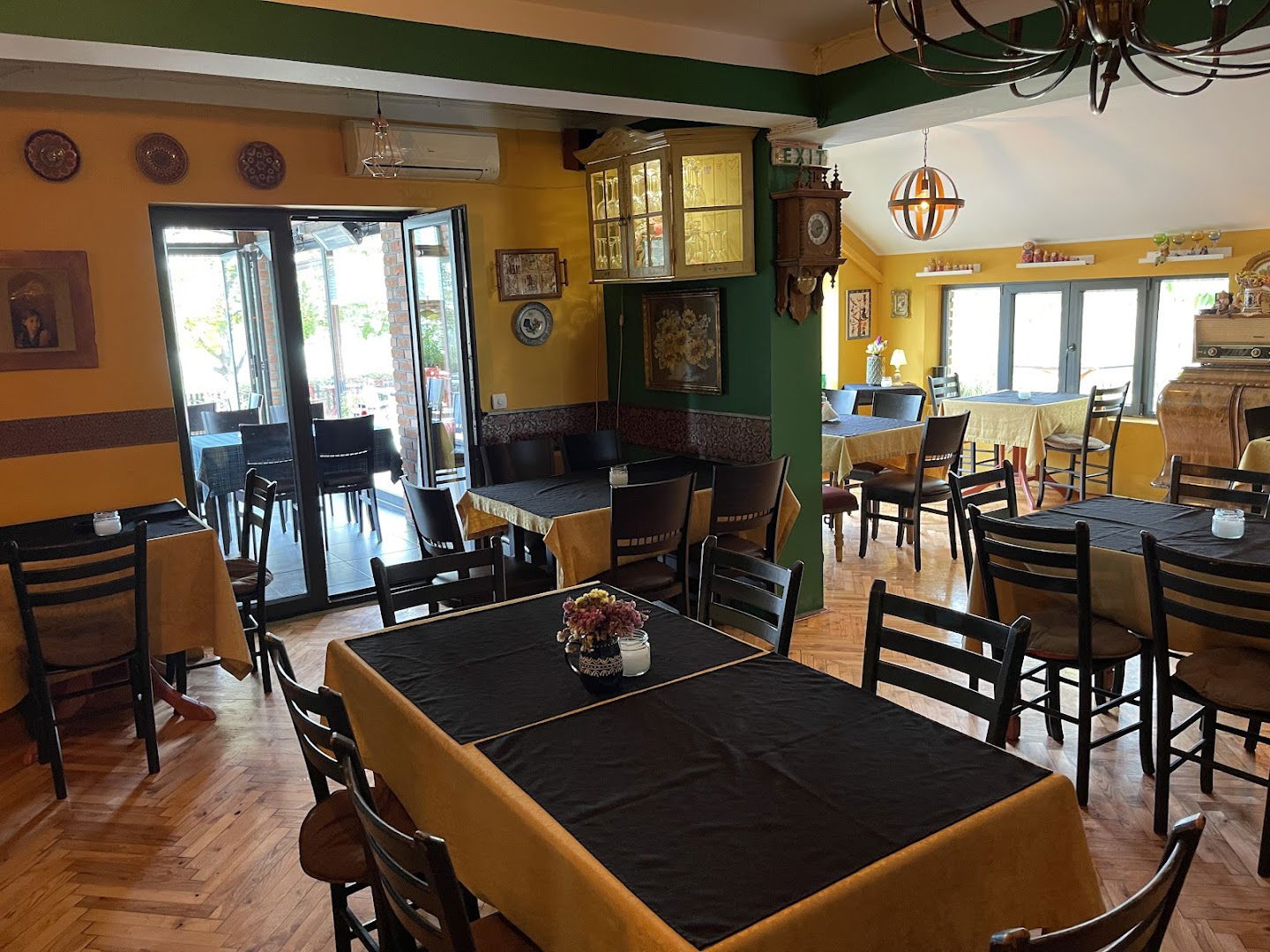 Kafana Tako Je Suđeno