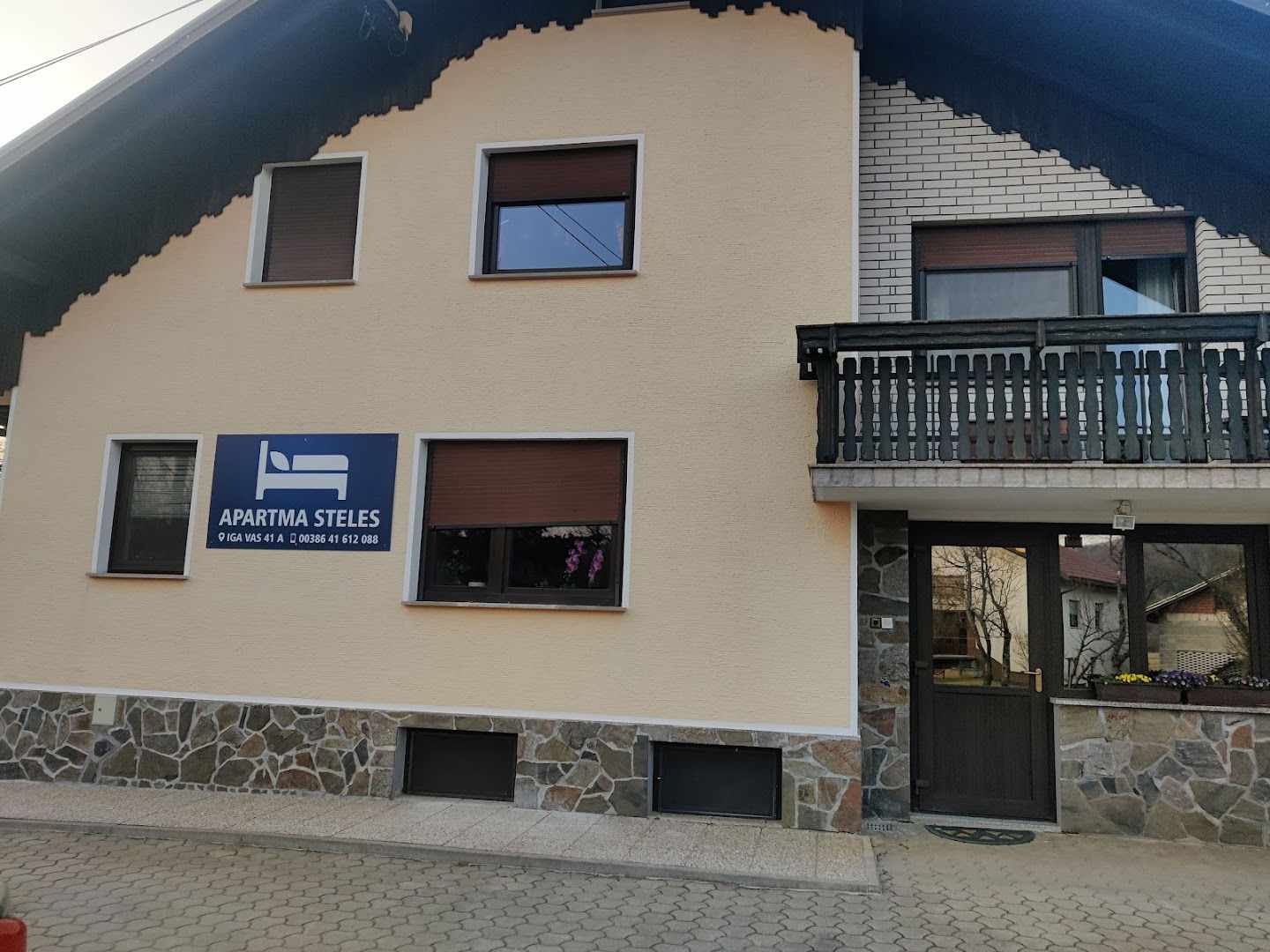Apartma Steles