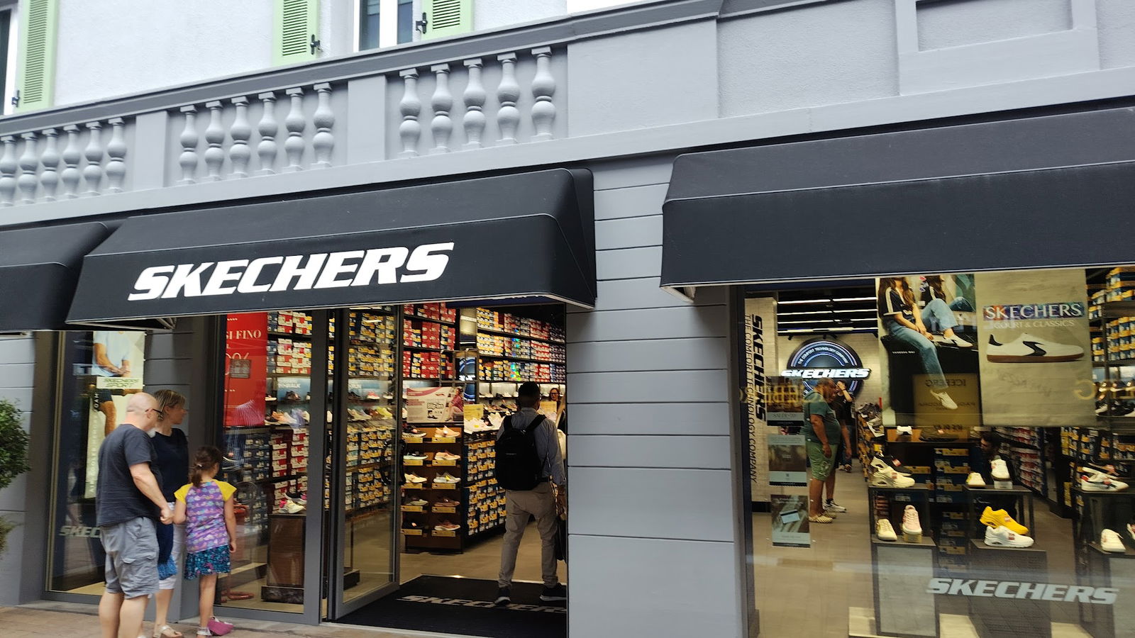 SKECHERS OUTLET