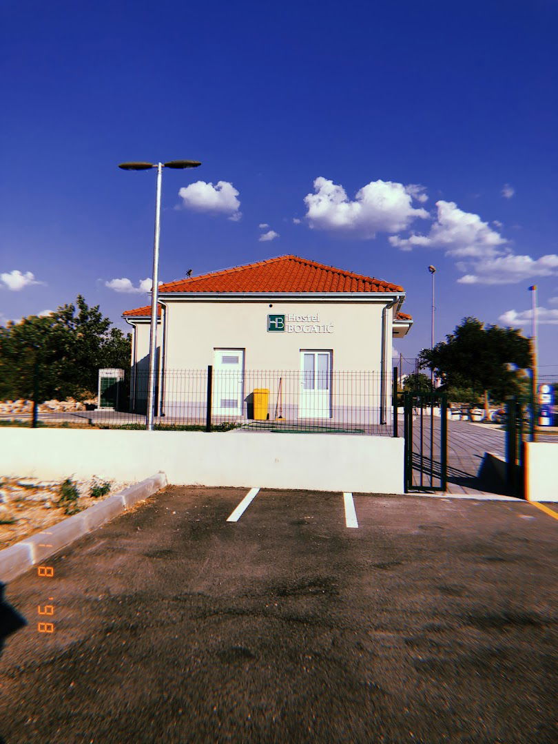Hostel Bogatić