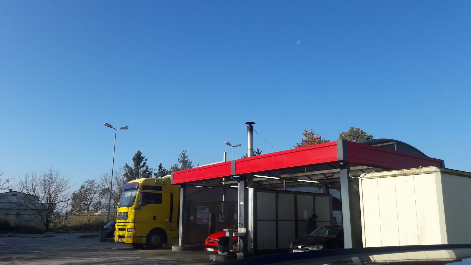 Samoposlužna auto praonica