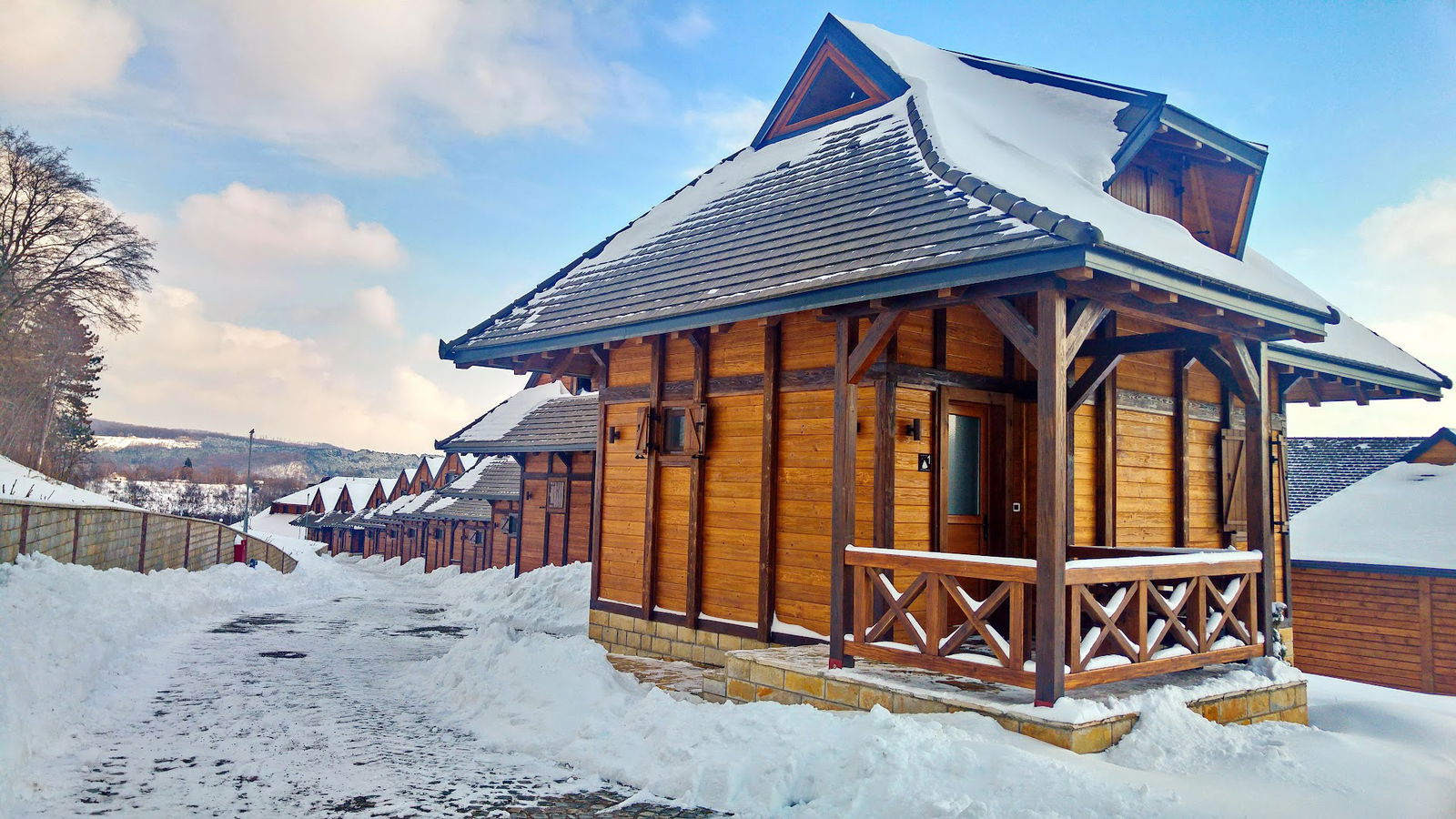 Младеначки бунгалови