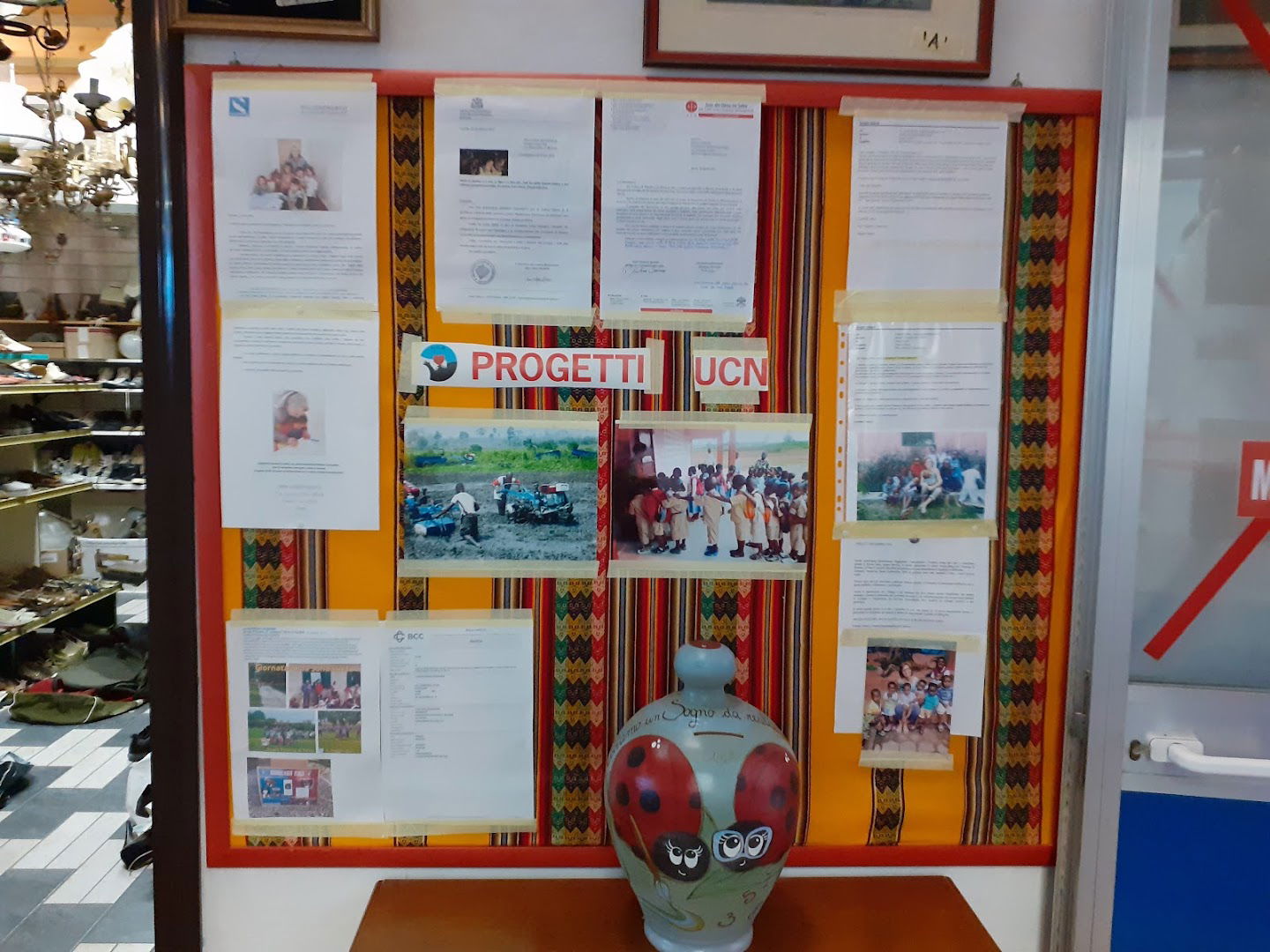 Mercatino Solidale dell'Usato "Uomini Come Noi"