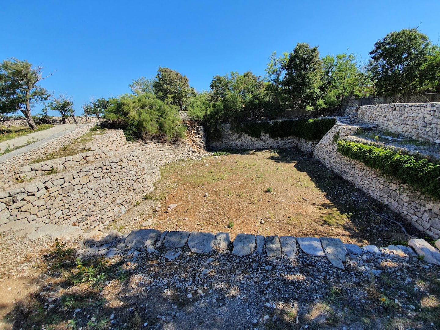 Petrova Rupa (Peter's Hole)