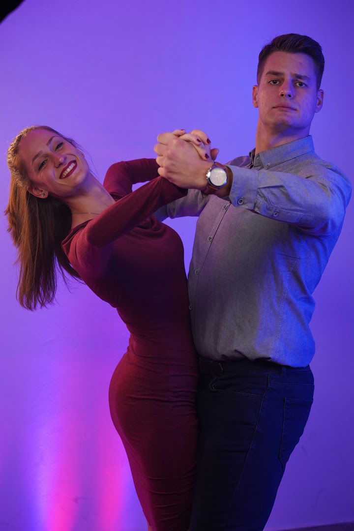 Plesni klub-skola VRAČAR