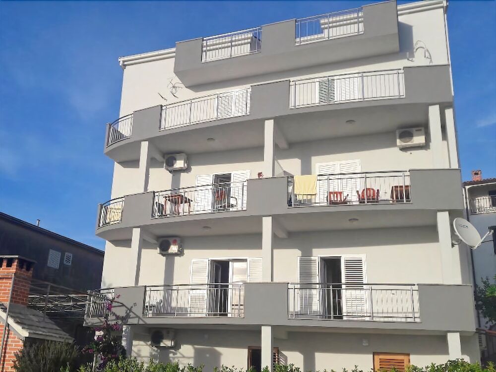 Apartments Jure Miljak