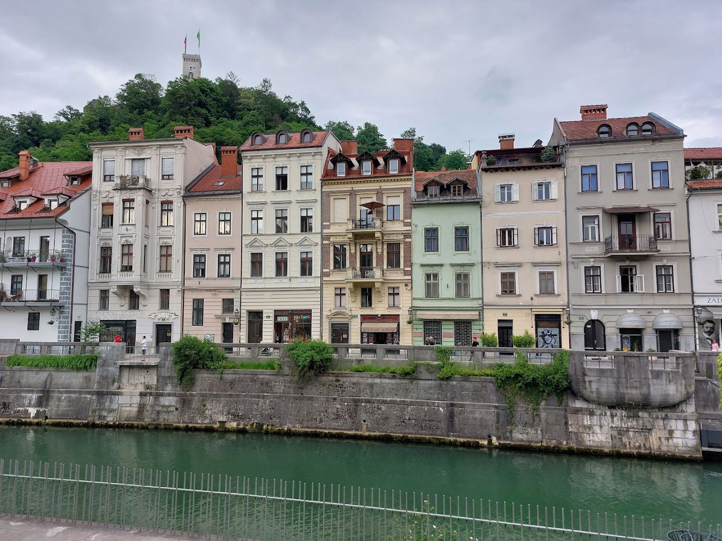 Enz.Zo turistična agencija, d.o.o., Ljubljana, podružnica Ljubljana, Gallusovo nabrežje