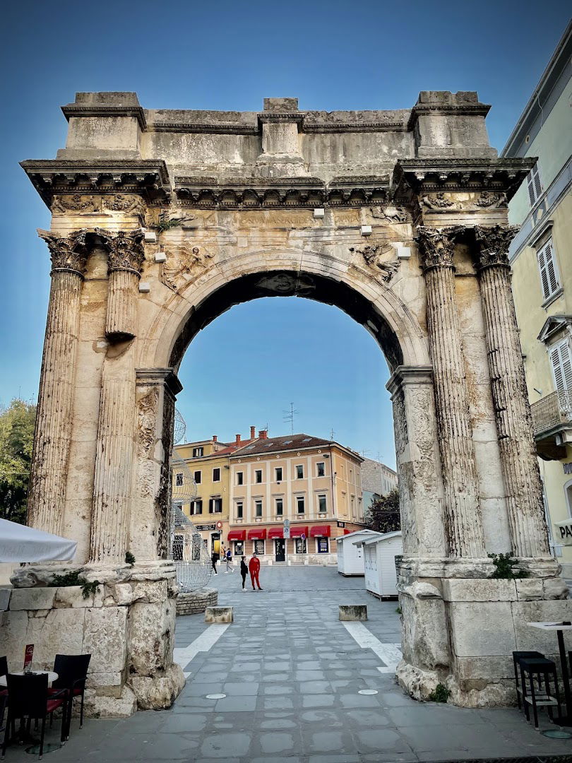 Arch of the Sergii