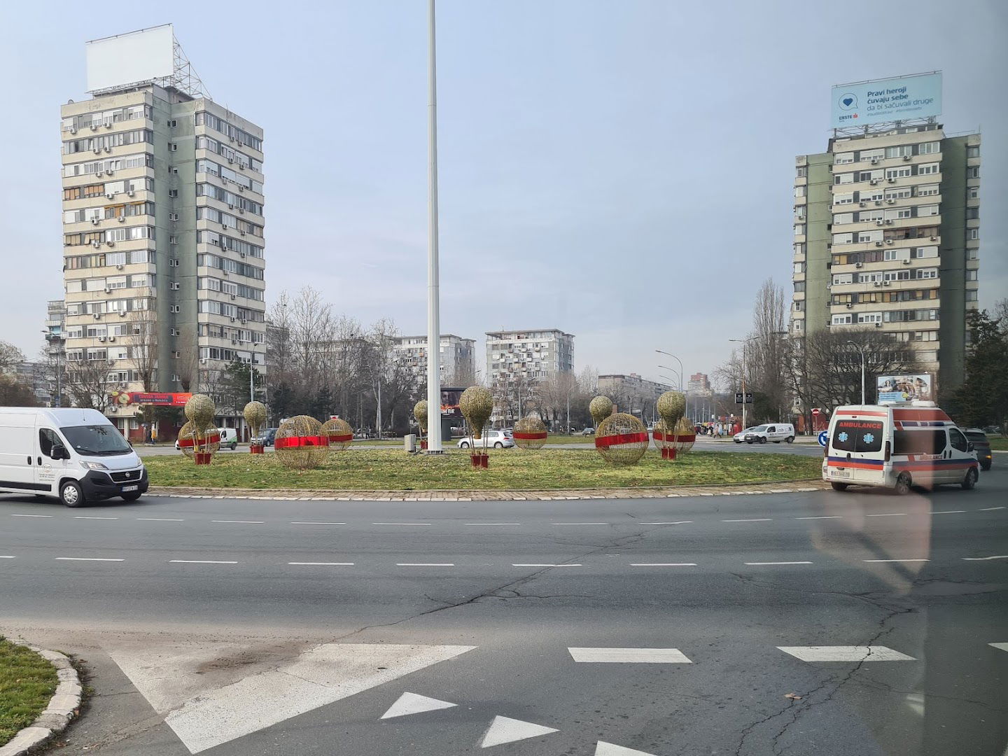 Pariske Komune Street Bus Stop