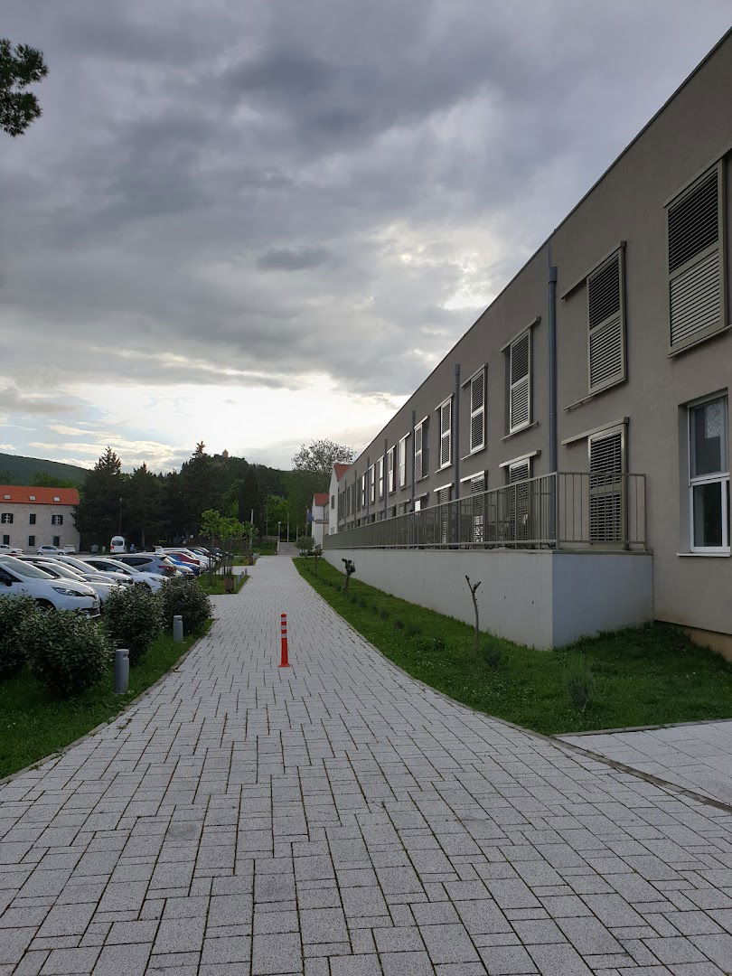 Veteranski centar Sinj