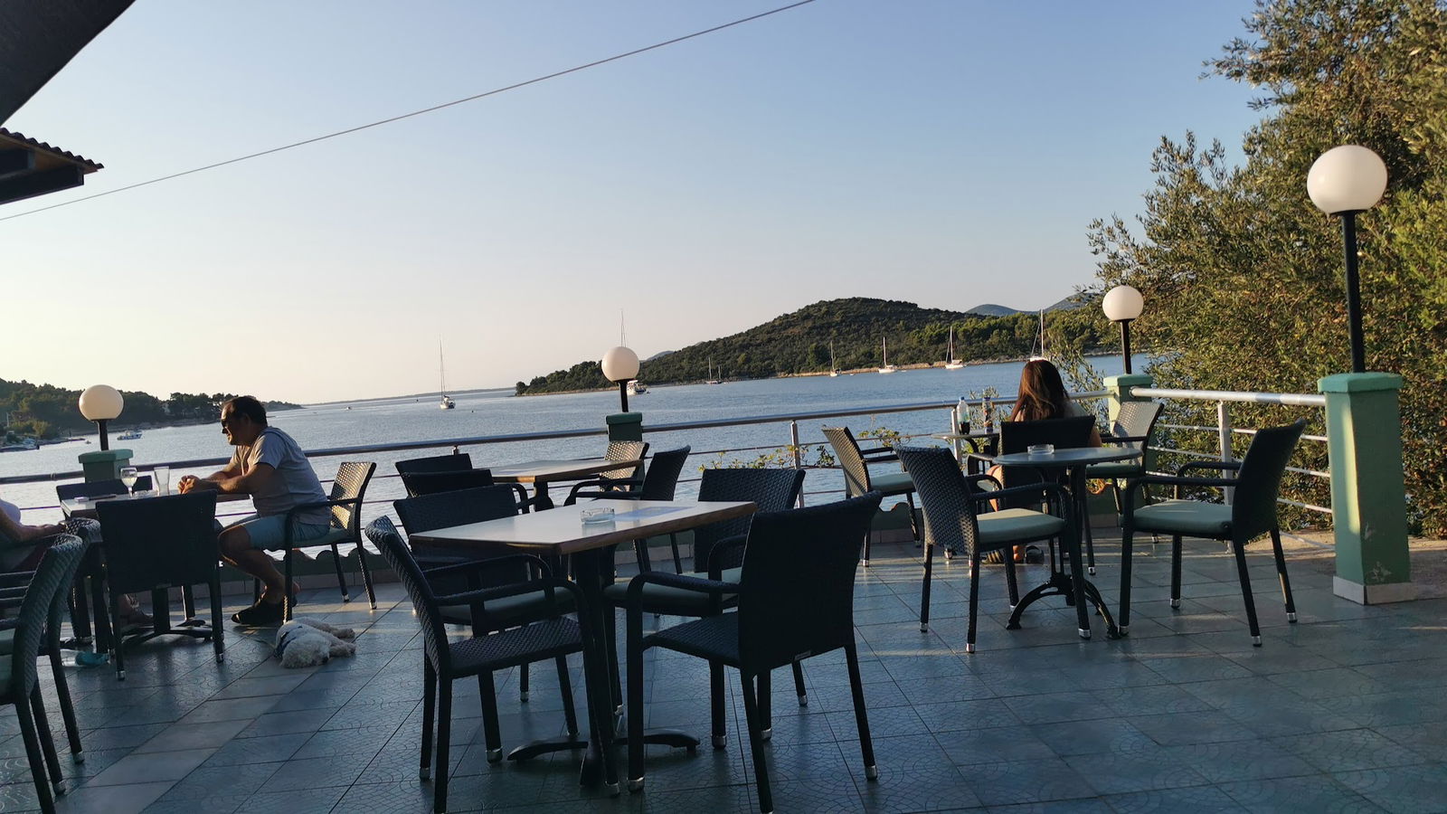 Caffe Bar "Iz" & Pizza