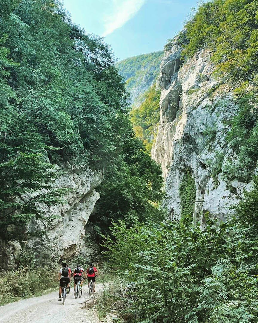 Cherokee cycling club (biciklisticki klub Cherokee)