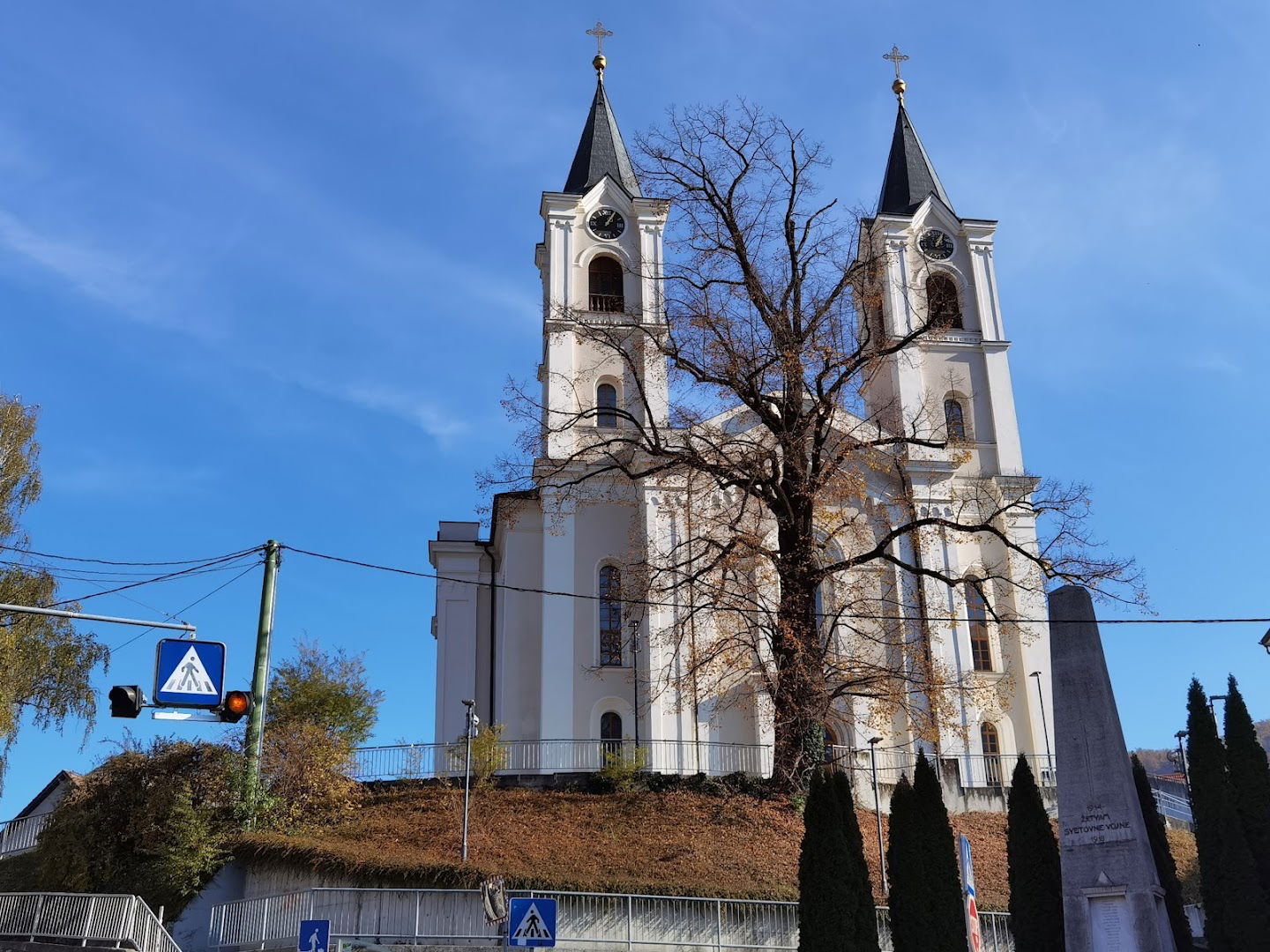 Župnijska cerkev sv. Petra in Pavla