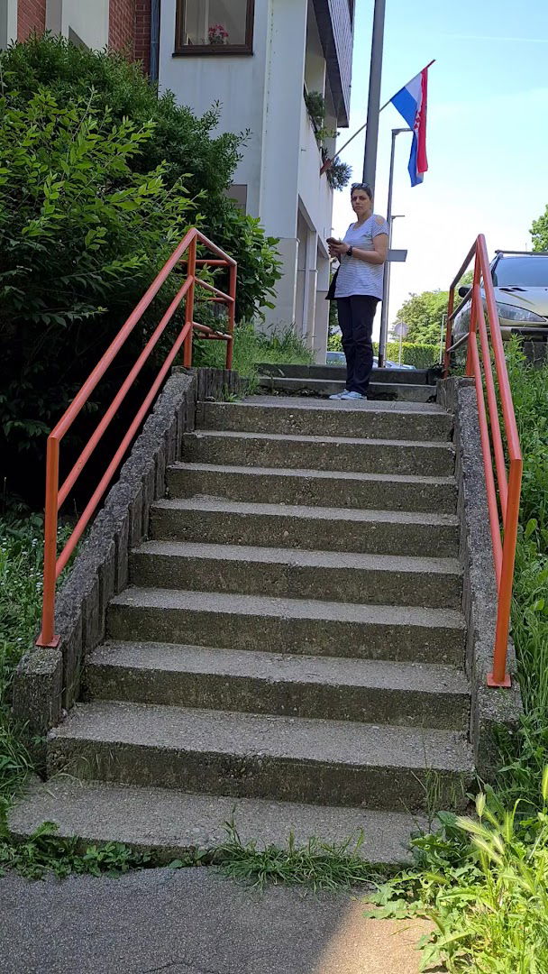 Library "Kajfešov brijeg"