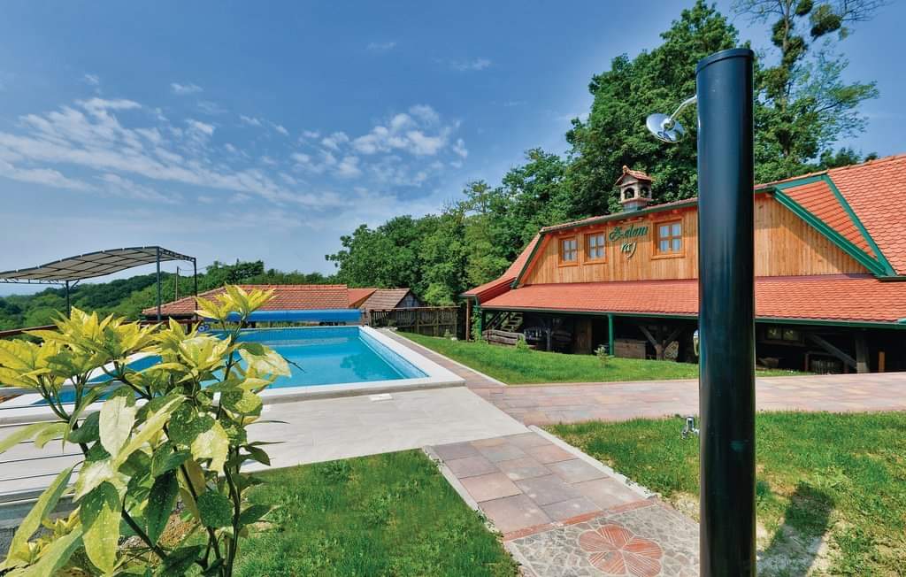 Lodge Green paradise