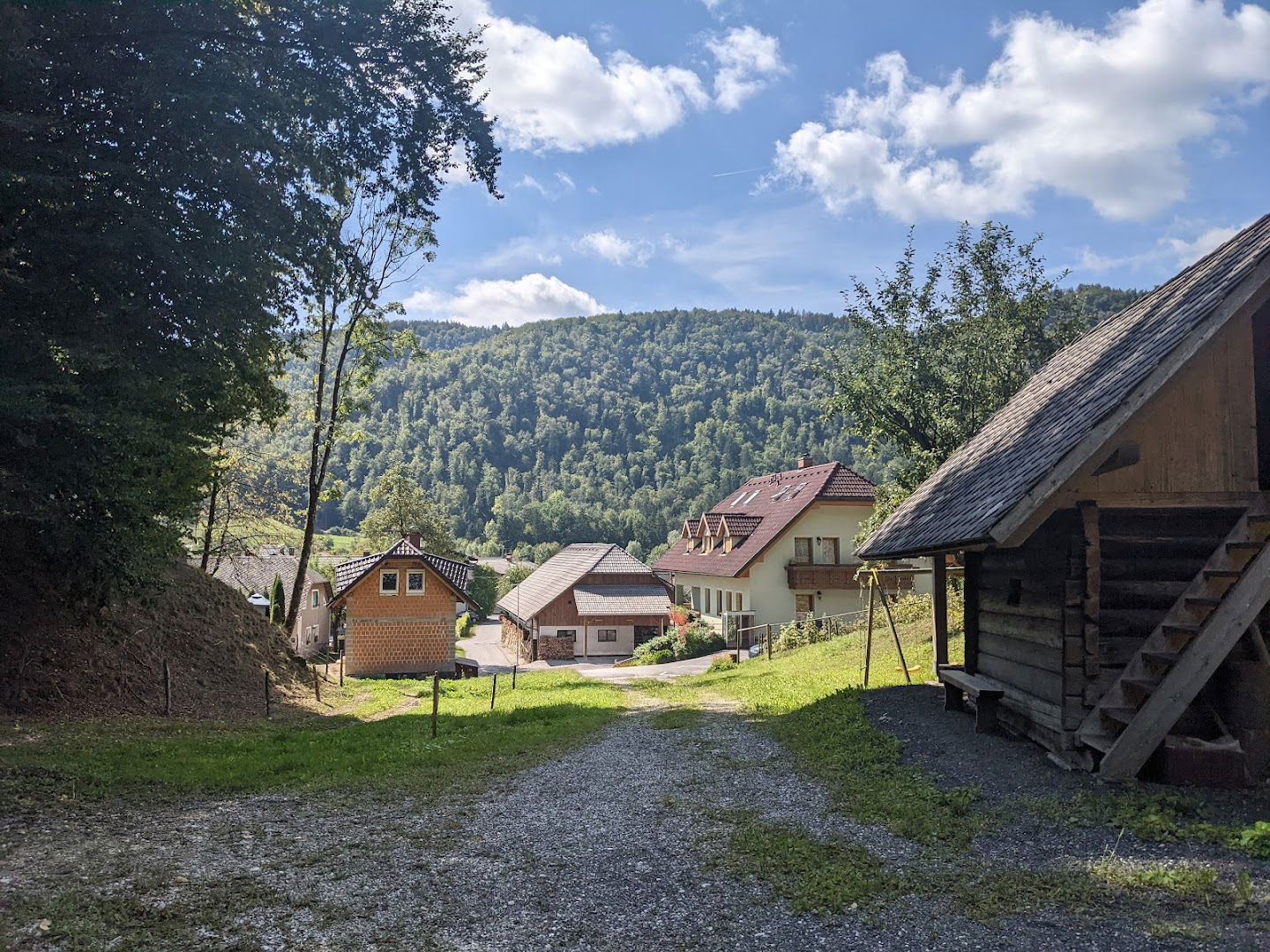 JOŽEFA HRIBAR - DOPOLNILNA DEJAVNOST NA KMETIJI