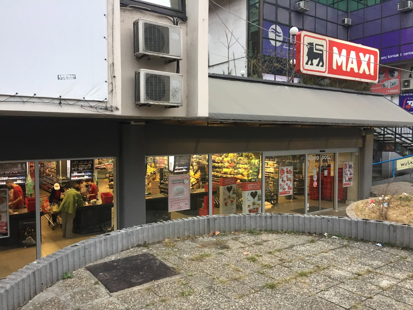 Maxi 169 - Stari Merkator (Novi Beograd)