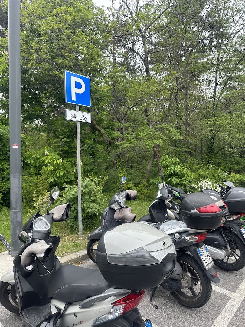 Scooter parking ️