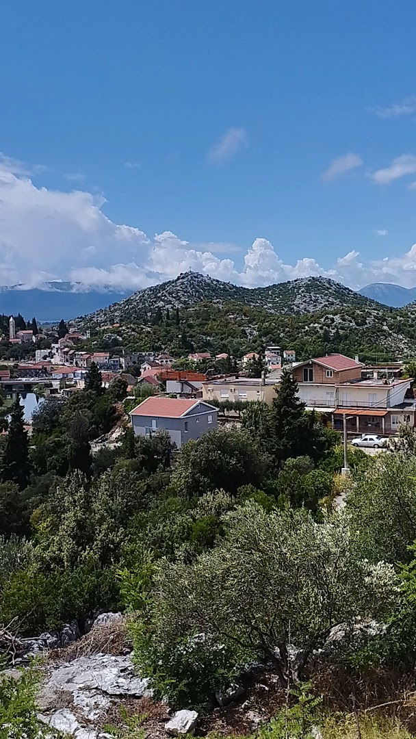 Šarić Struga cemetery
