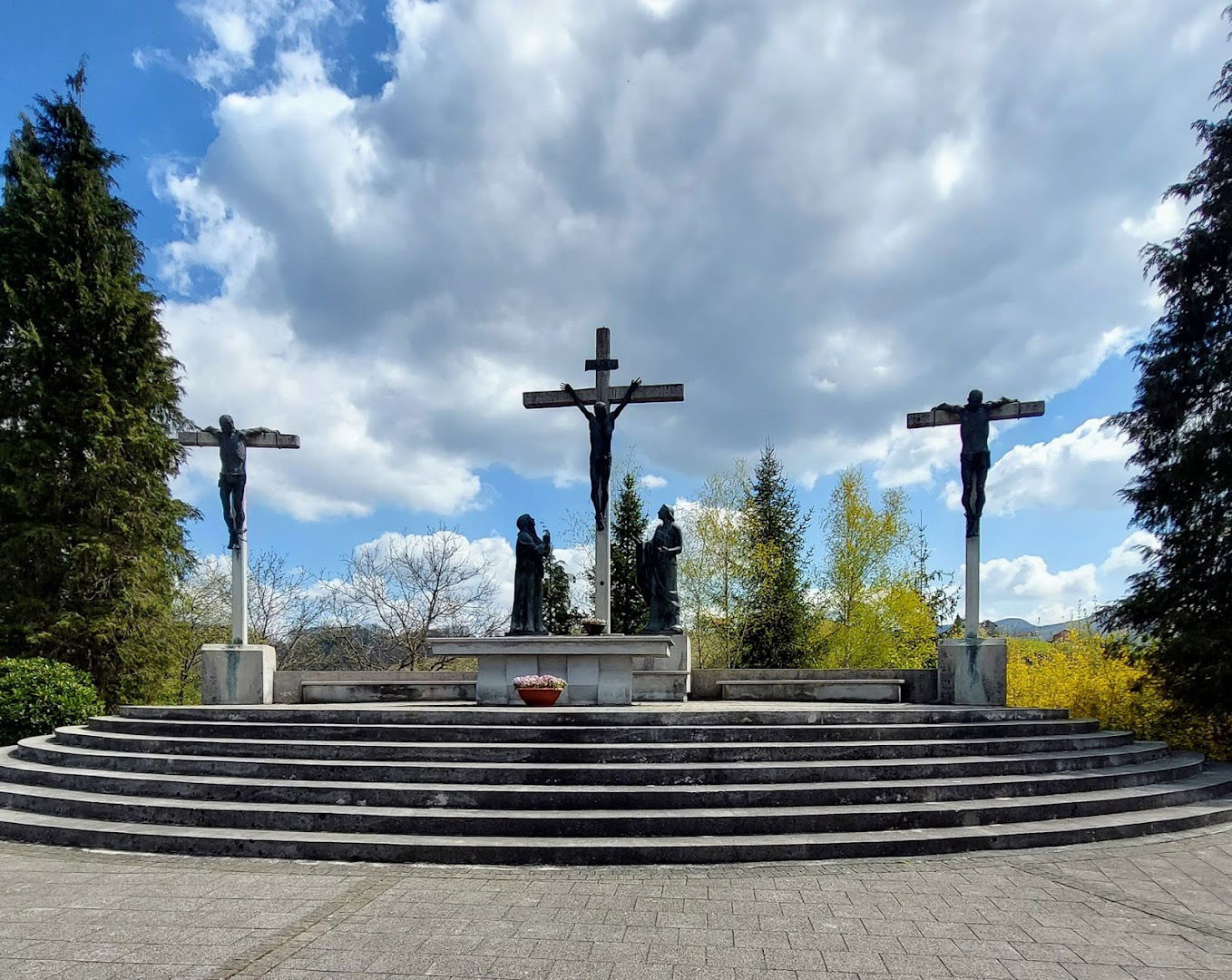 Isusa križ raspela visoka od marije Bistrici