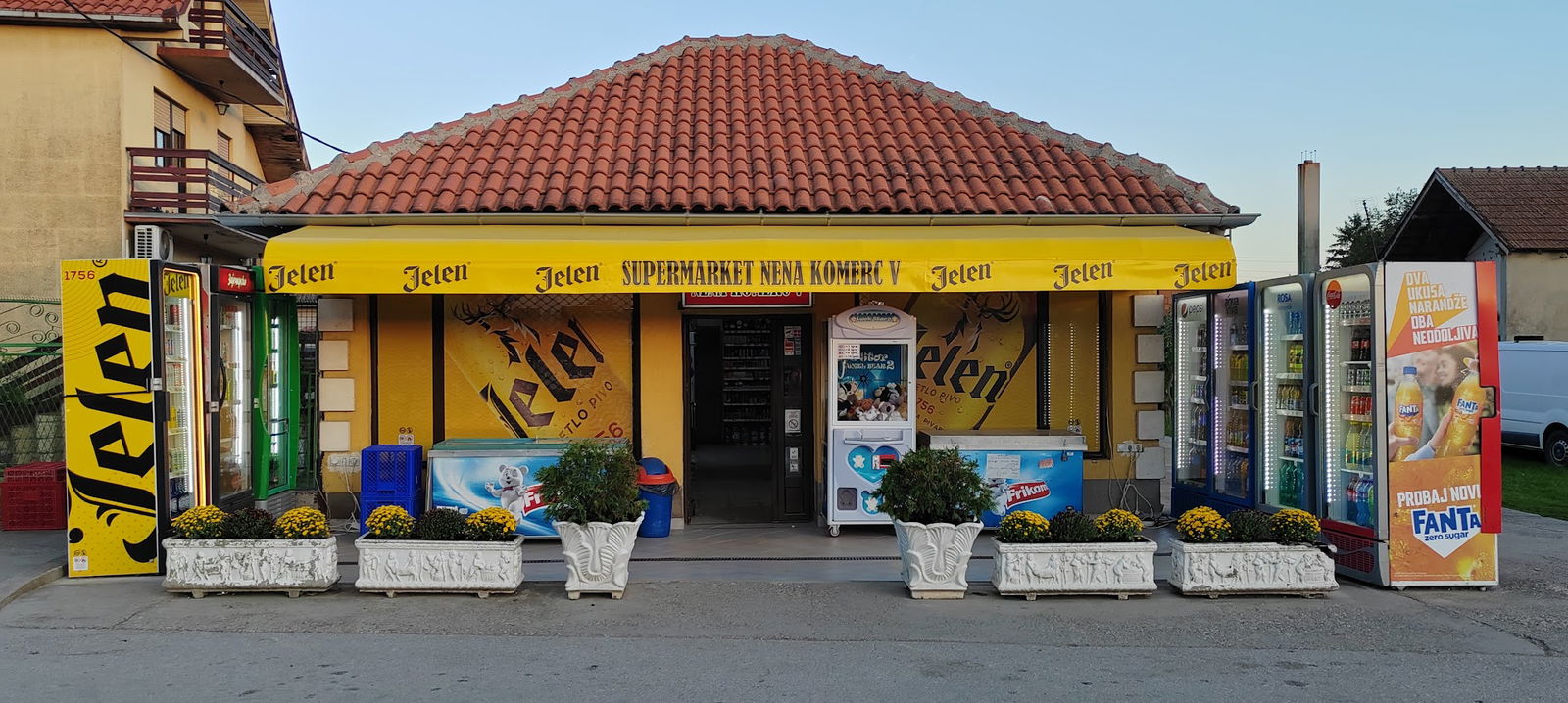 NENA KOMERC V - SUPERMARKET