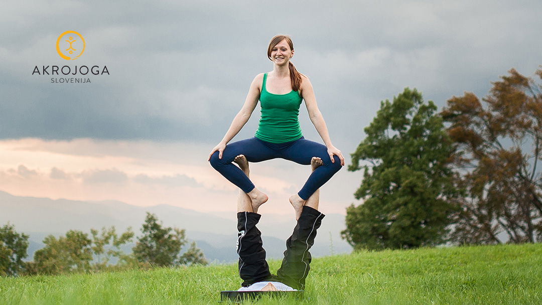 AkroJoga Slovenija (AcroYoga)