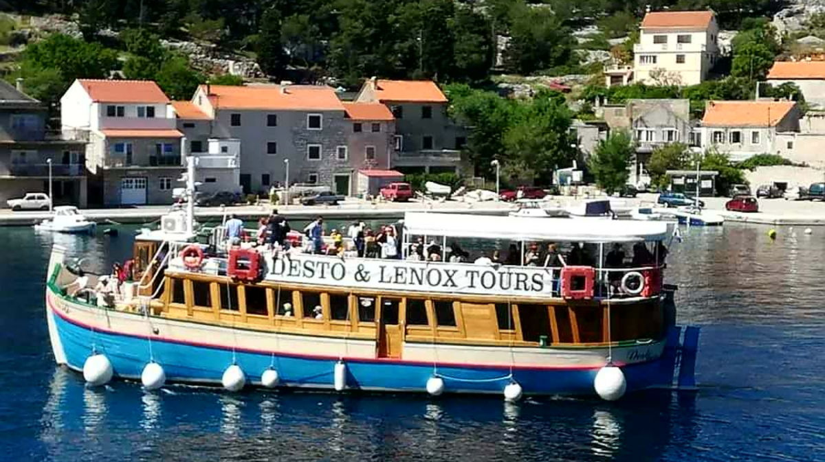 Apartmani Žirje place