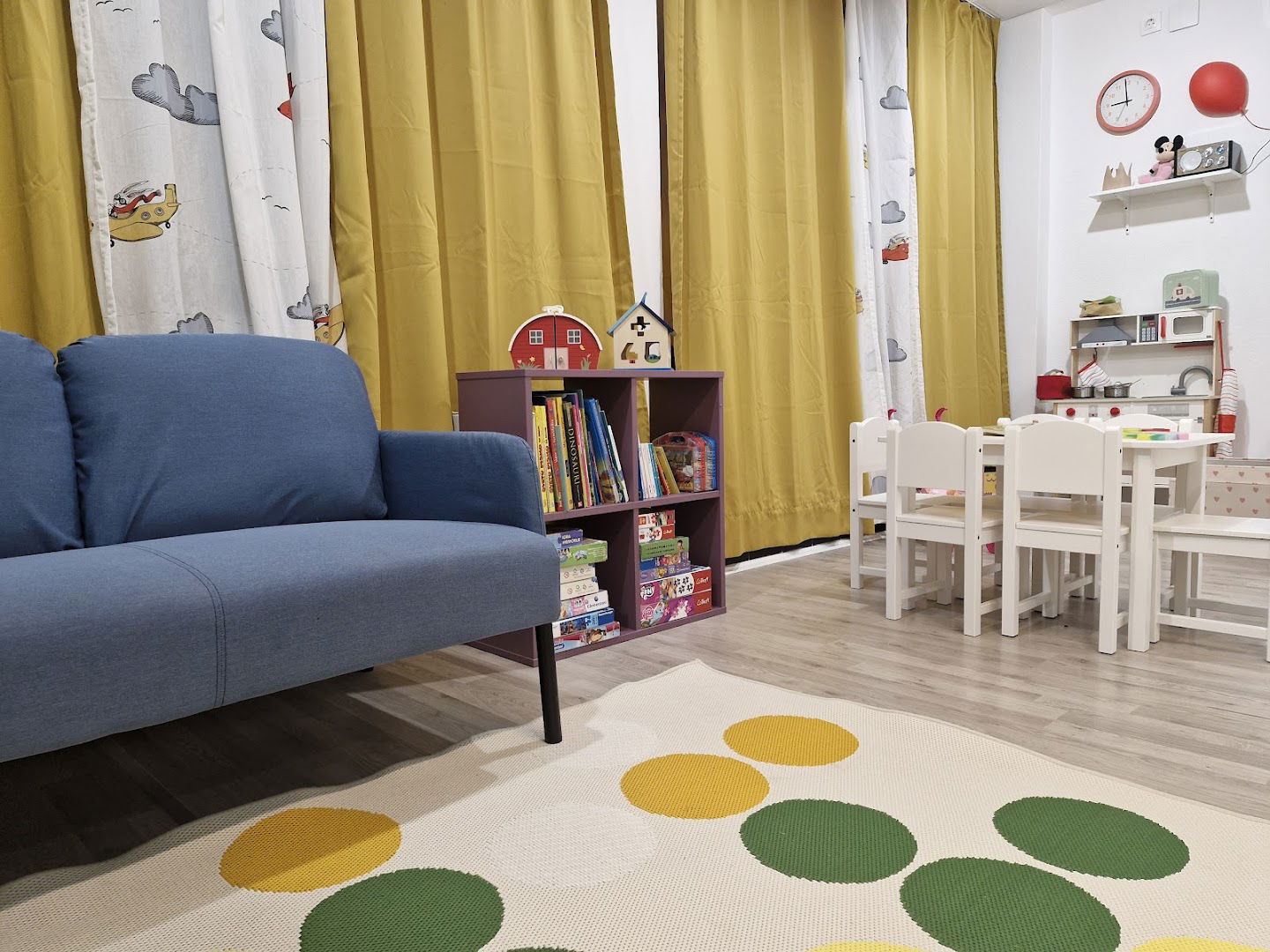 točkice, Obrt za čuvanje djece