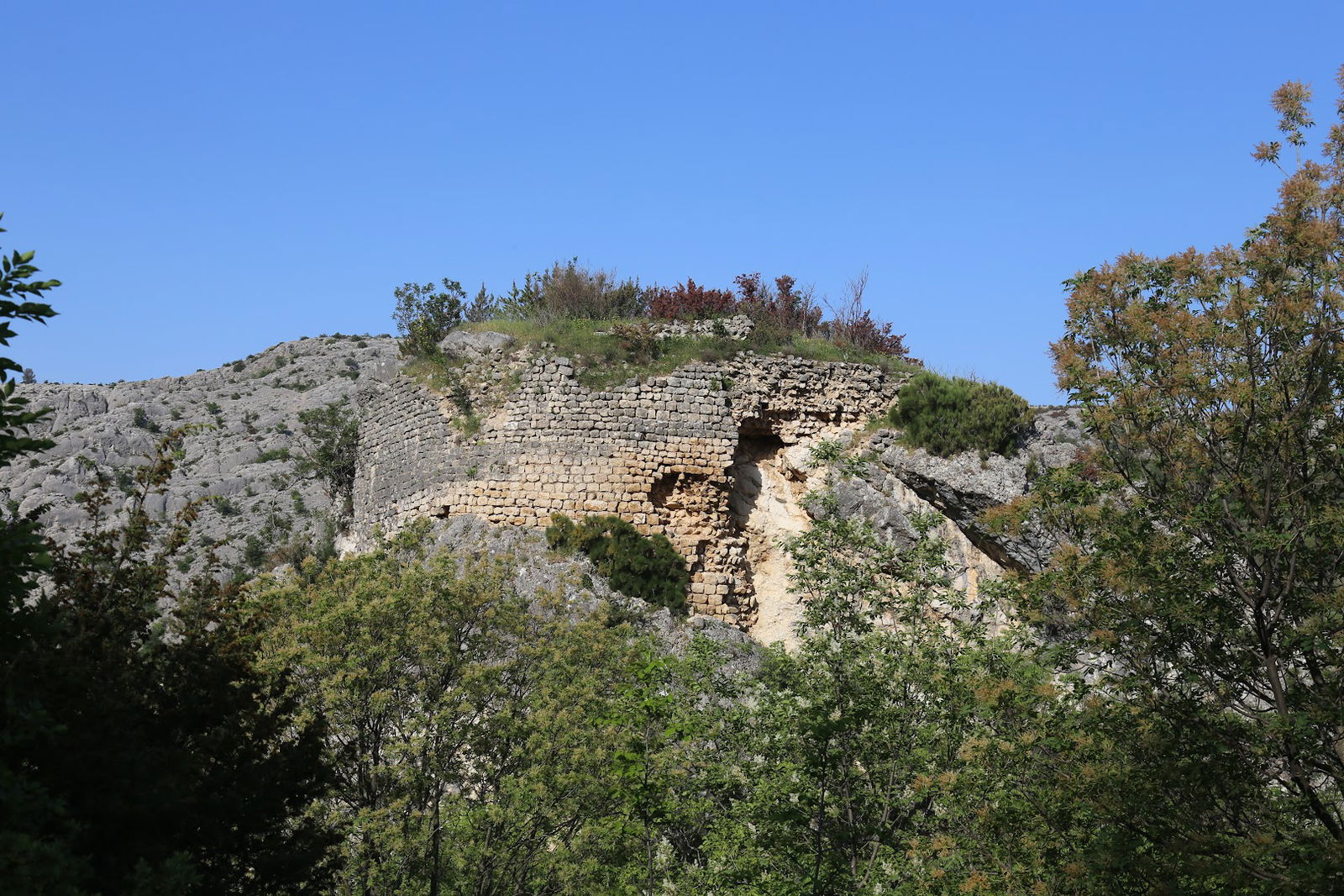 Fort Kamičak (Utješinović-town, old Croatian fort)