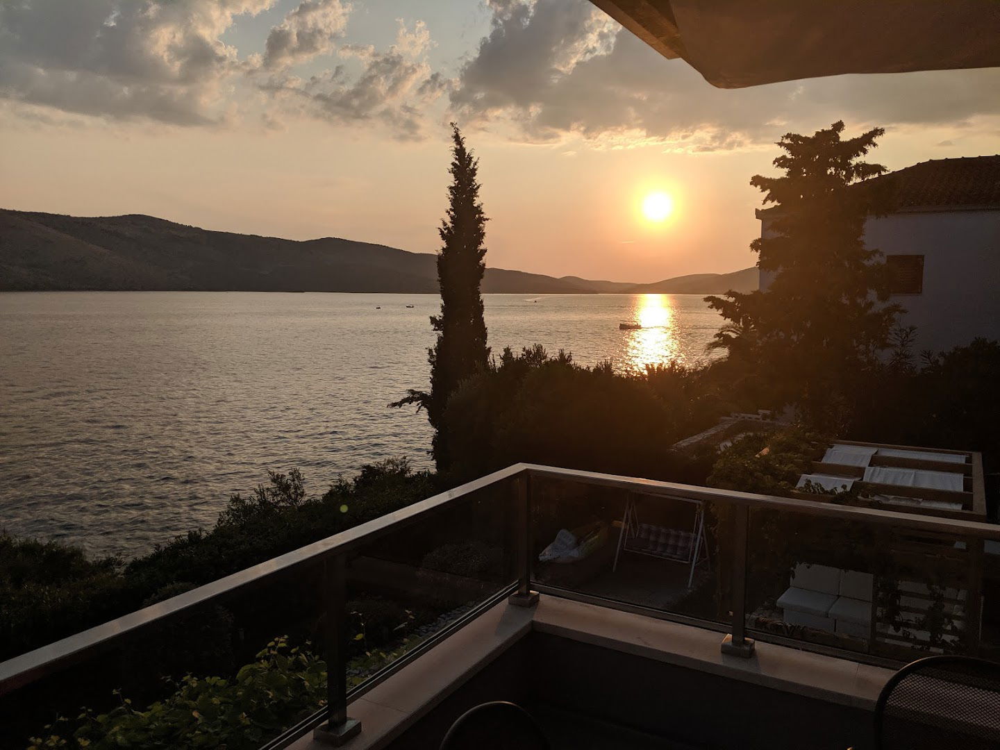 Beach Apartment More