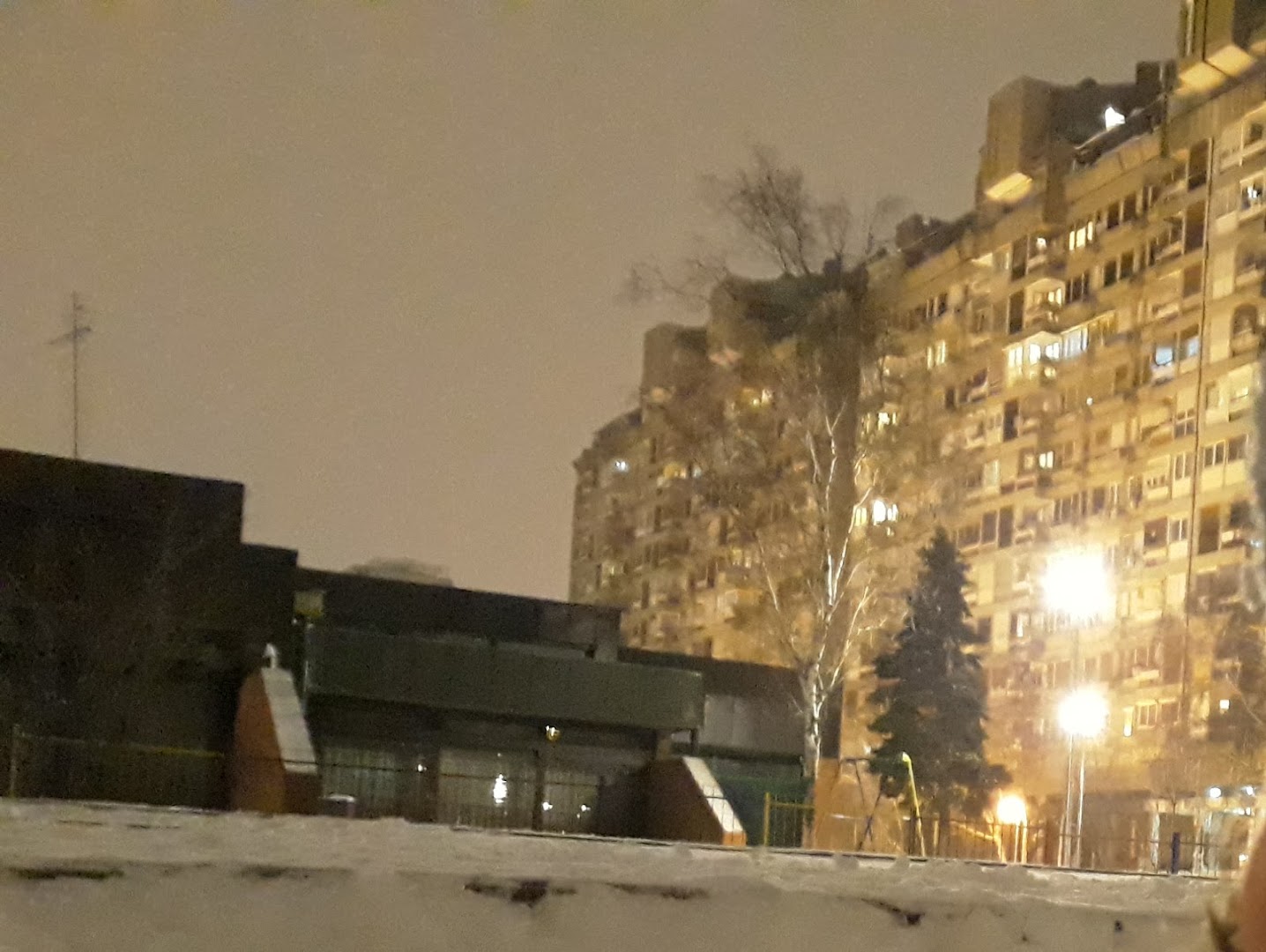 Parkić i ljuljaške, blok 23