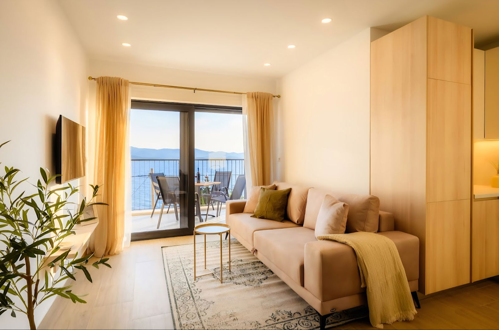 Apartments Sunset Komarna