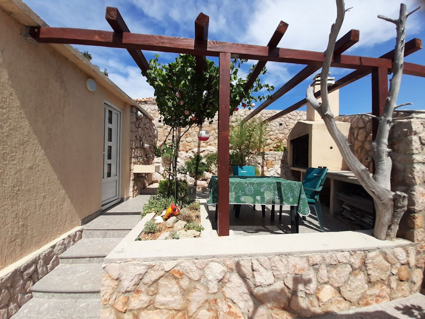 Rustica-house for rent, Pag