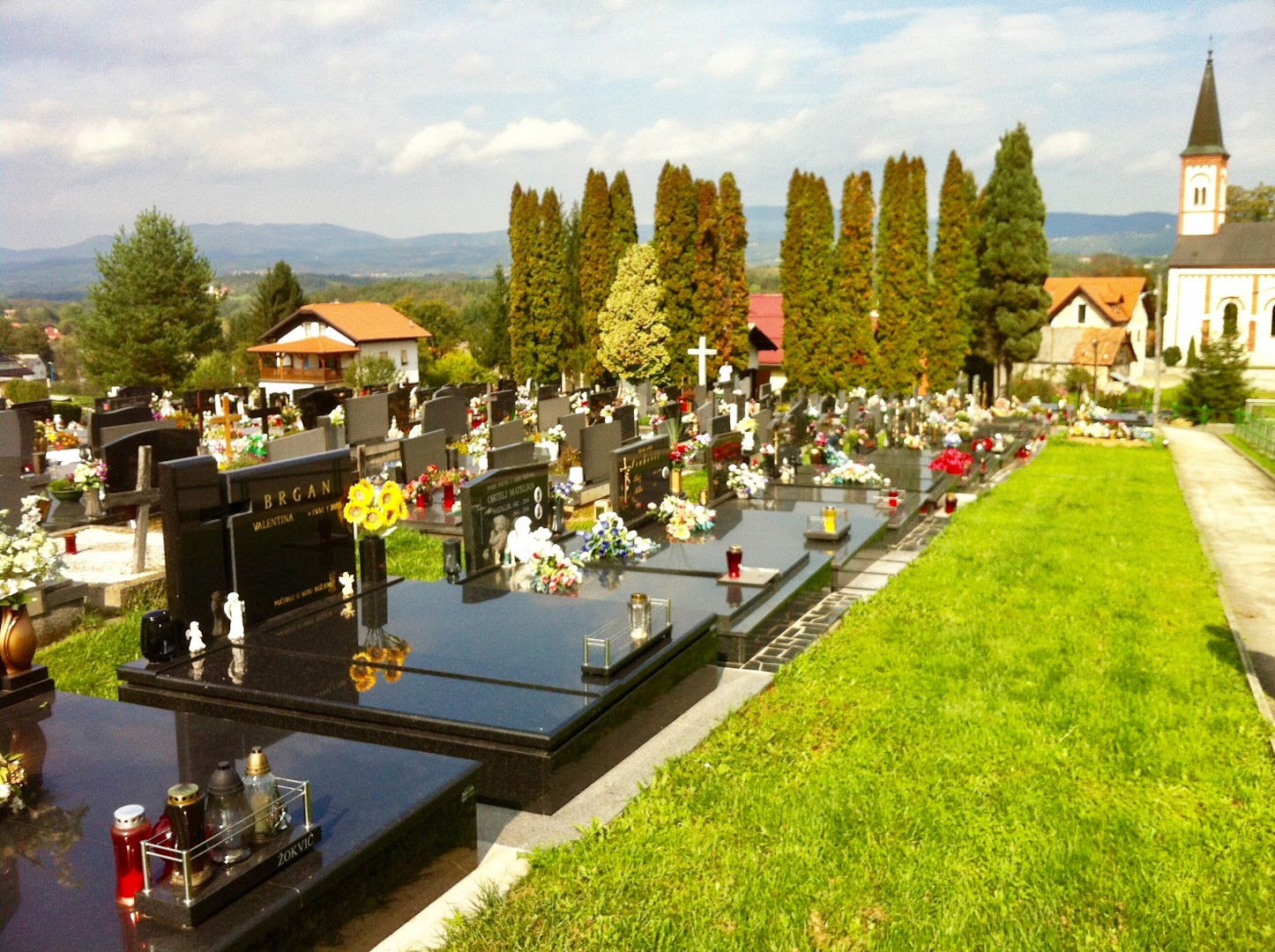 Kamanje cemetery