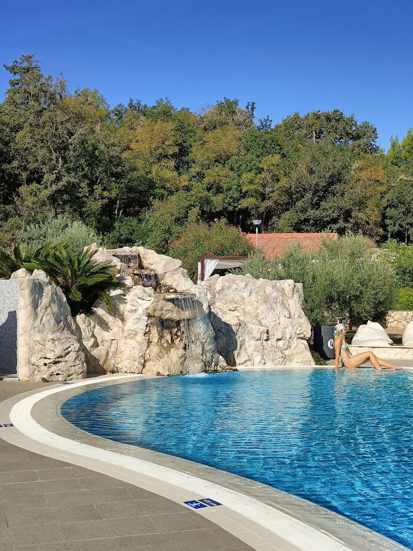 Imperial Valamar Collection Hotel Parking