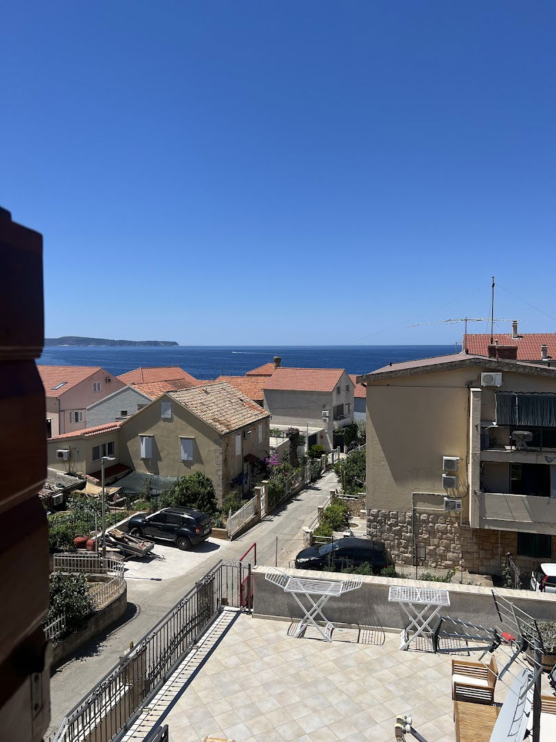 Apartments Kastelani